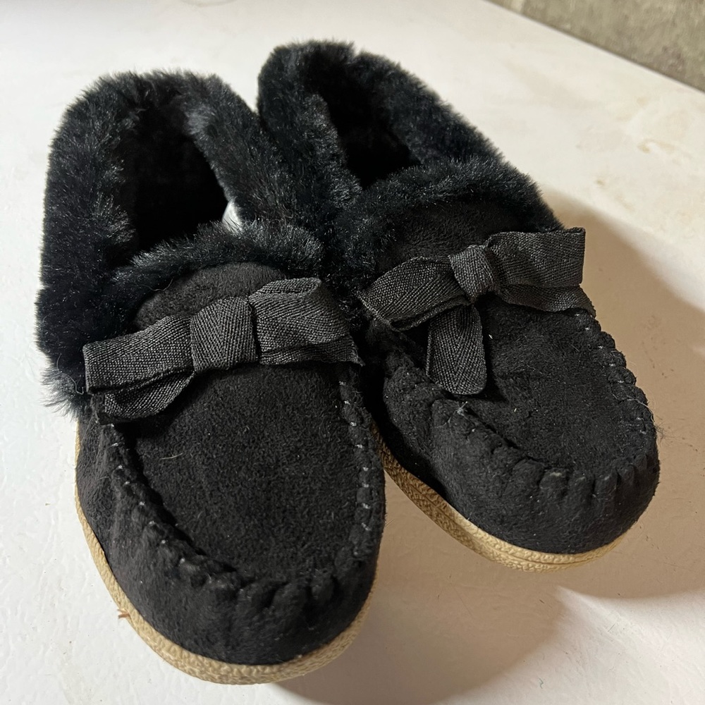 Black slipper shoes size 5/6